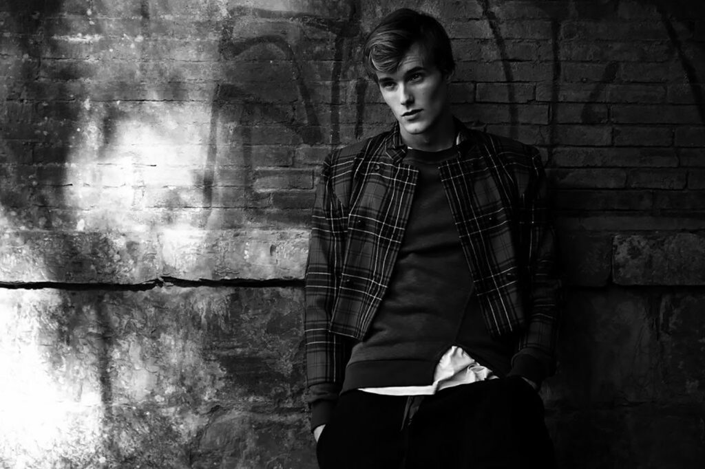 Editorial STATUS MAG - Jakob Wildfire, fashion stylist Elisa Sedoni, Milano-Firenze